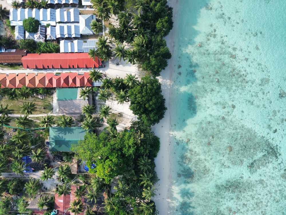 Top shot of shallow beach and houses